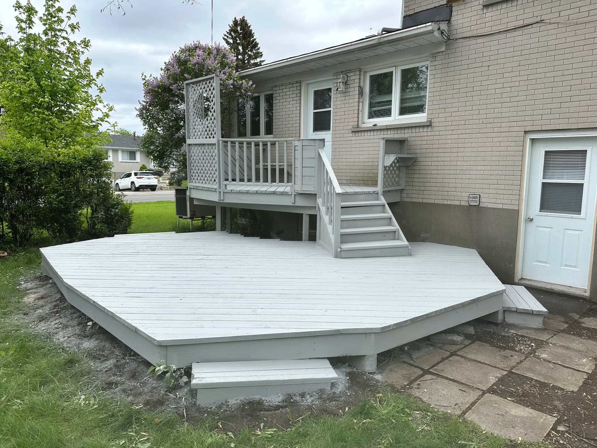 Deck stained with Platinum Gray