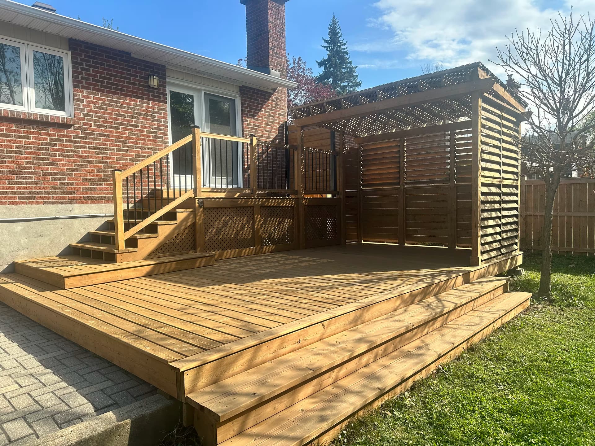 Deck stained with Natural Cedartone